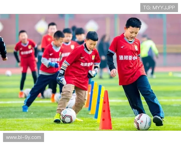 全面掌握足球小将比赛中各种高效解围技巧的实用进阶全面详解指南